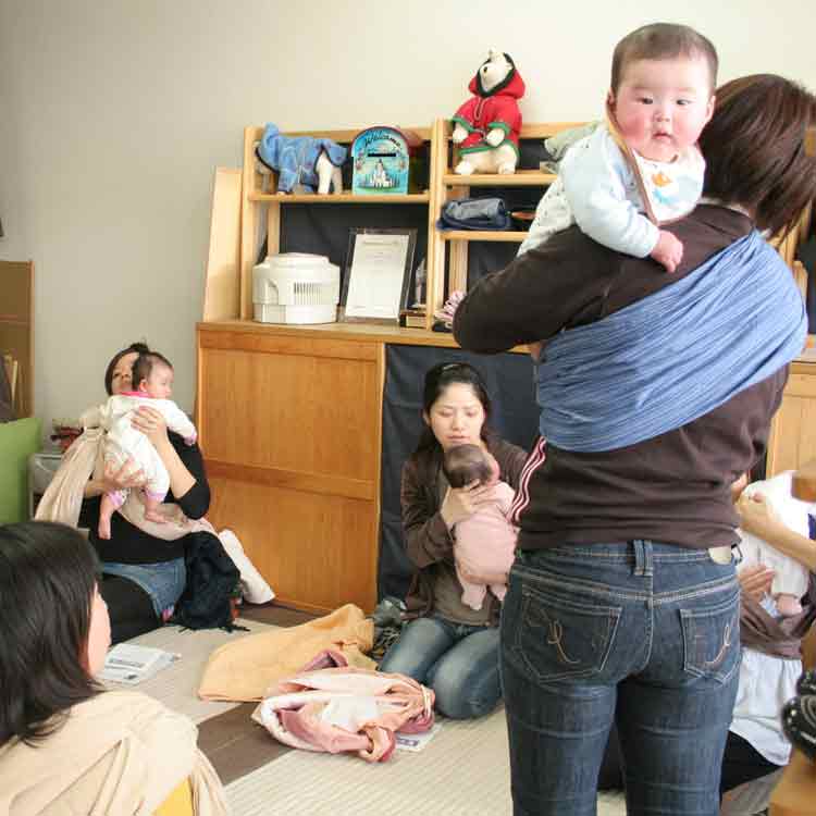 【葛飾区民対象】ママ・パパ・赤ちゃんにとって心地よい抱っこ・おんぶ講座：新水元児童館